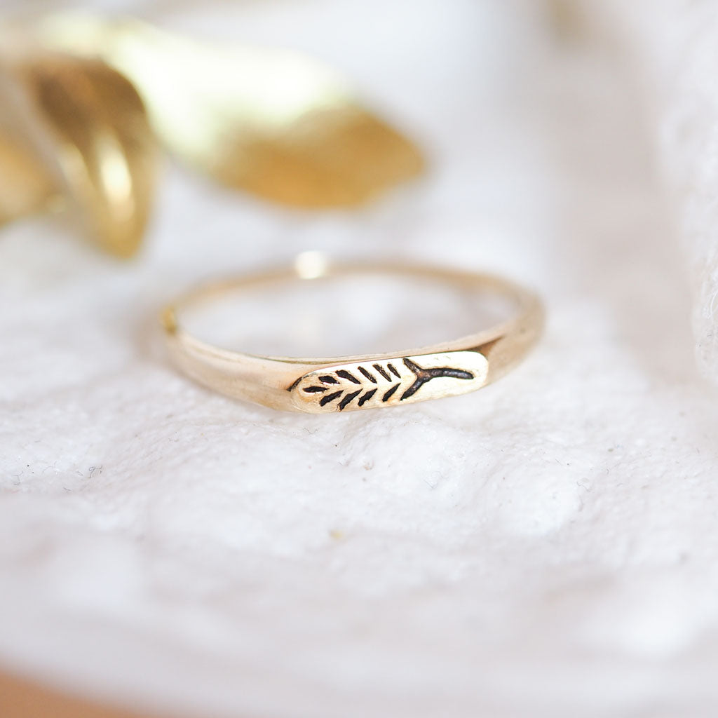 Thin 10K gold Wheat stackable signet