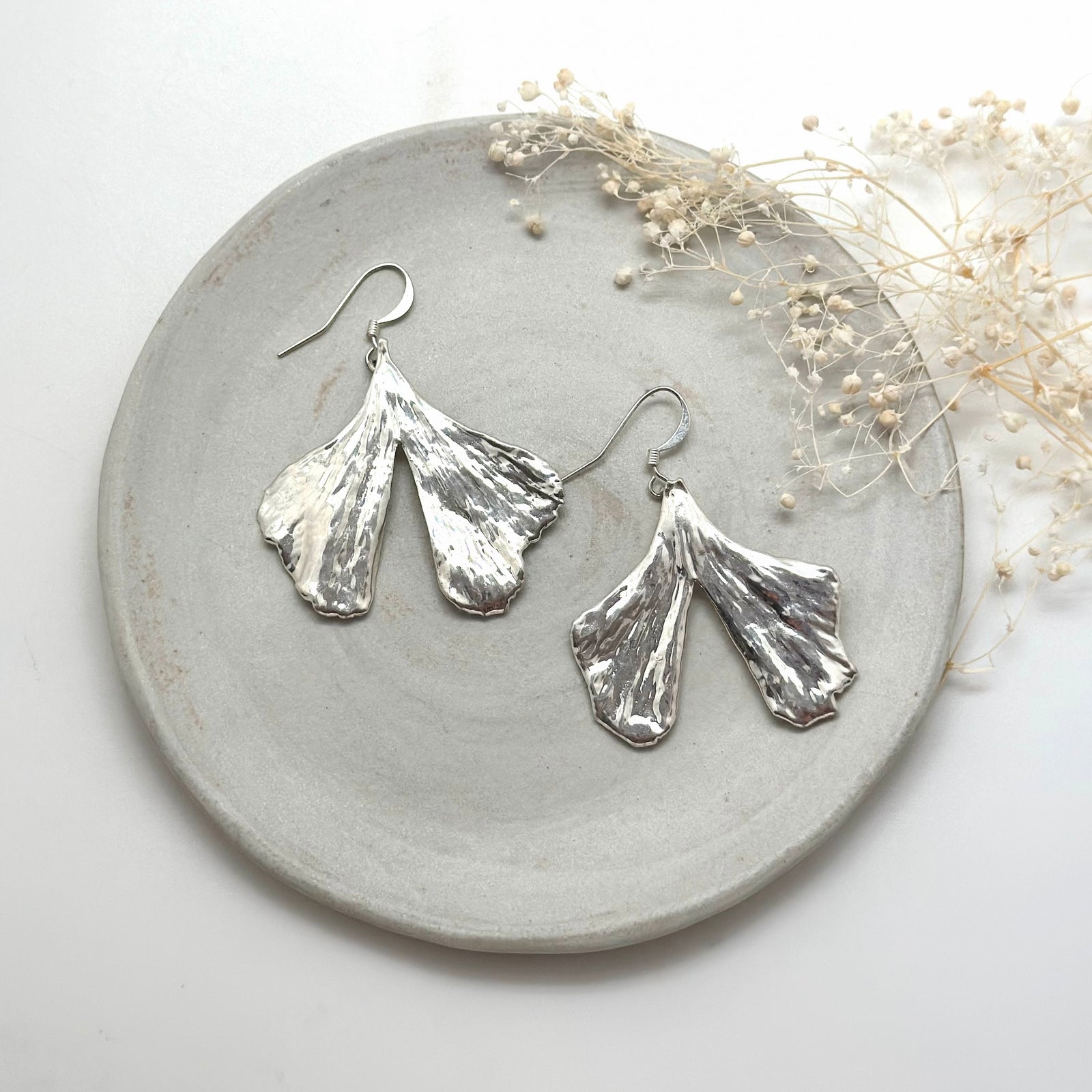 Metallized silver gingko leaf earrings