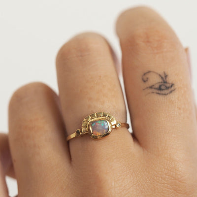 Square Opal and Diamond solitaire 18K Gold sun Ring