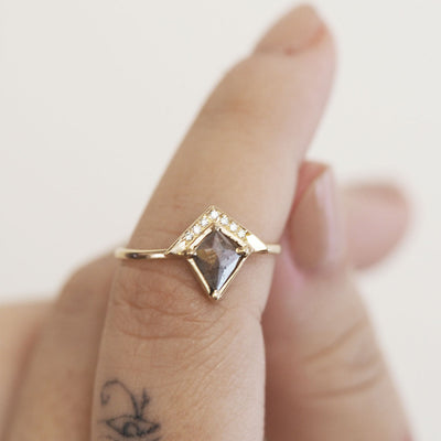 Kite Salt and Pepper Diamond solitaire 18K Gold halo Ring
