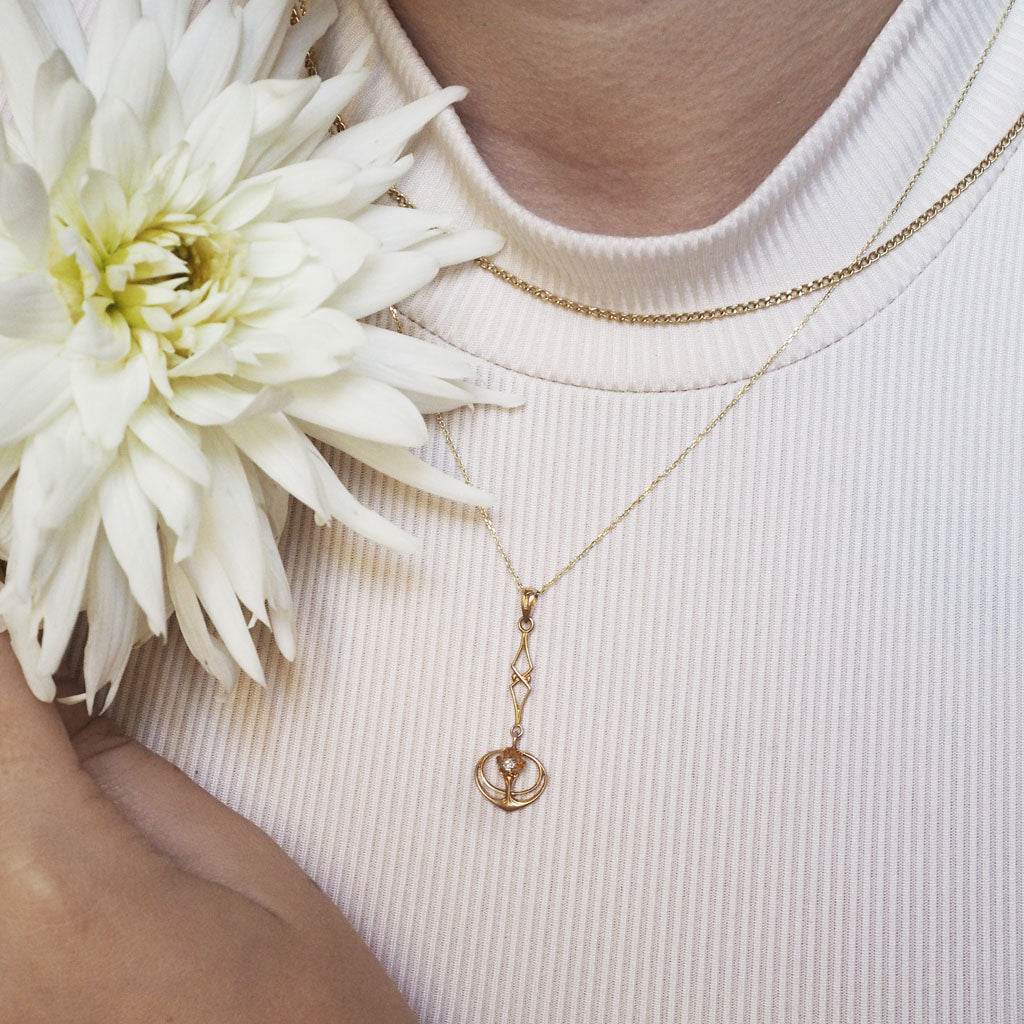 Art Nouveau 10K yellow gold Lavalier Necklace