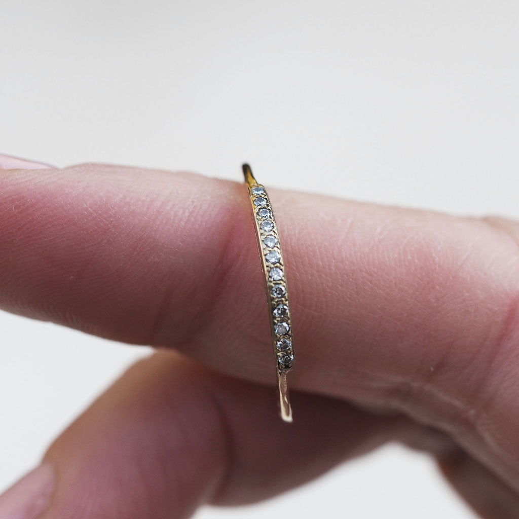 Vintage Thin 11 diamond wedding band