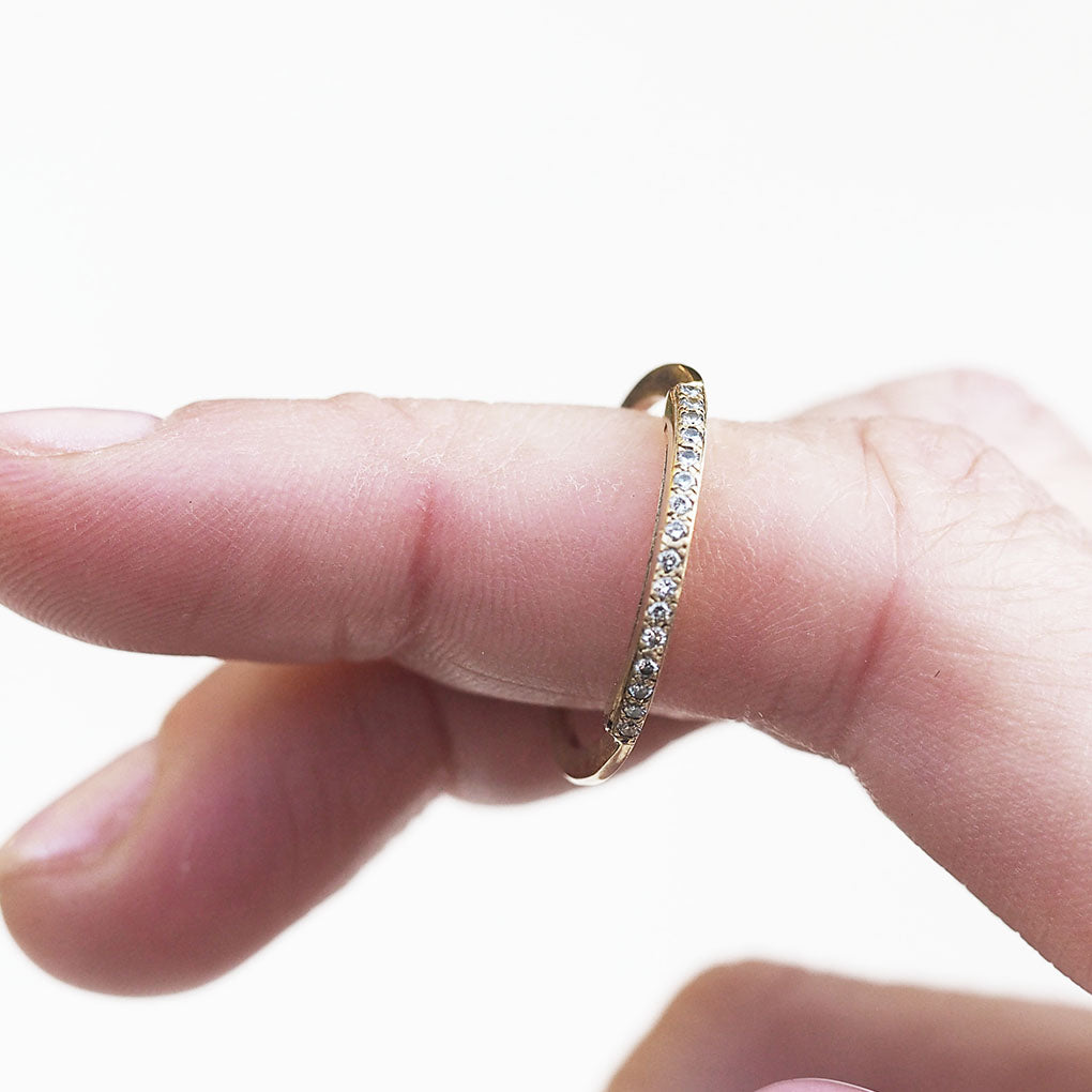 Antique Thin 16 diamond wedding band